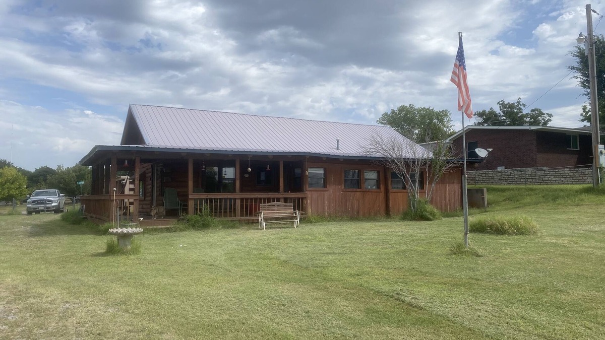 Custer County Cabin | Relax at your Rustic Lakeview Cabin on the North side of Foss Lake, Oklahoma