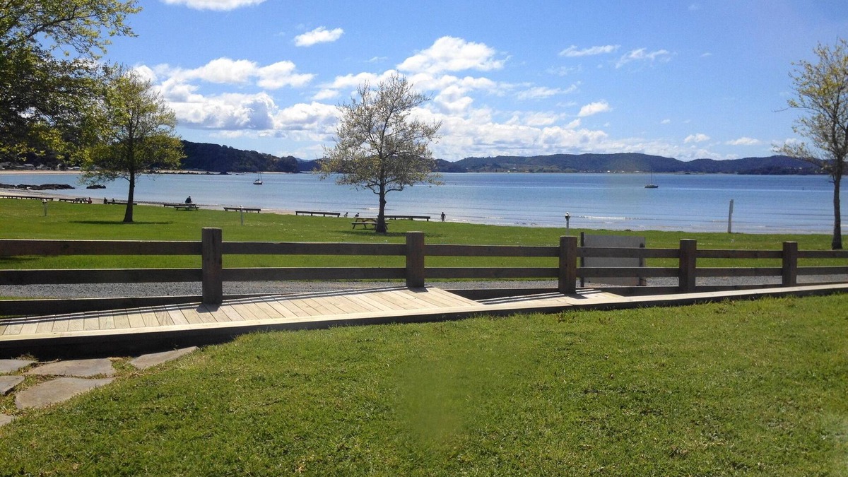 Oakura House | Relax Beachside with your Family and Friends