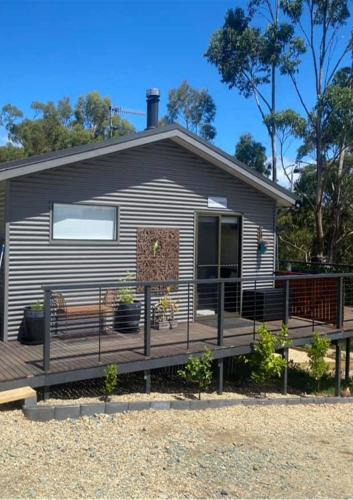 White Beach House | Relax Break - Bazza's Shack