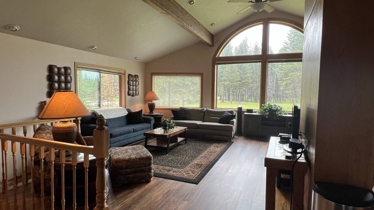 Nordman House | Relax by Priest Lake your cozy retreat within 2 miles to Elkins and the lake