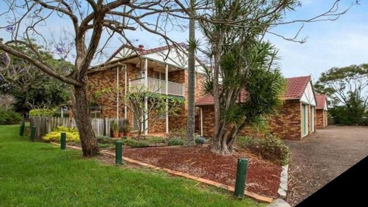 Forest Lake House | Relax by the Park