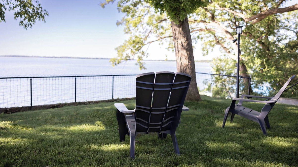 Spicer Cabin | Relax by the Waterfront at The Alvig House onnGreen Lake