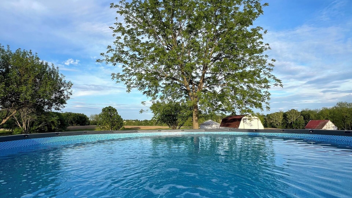 New Franklin House | Relax Enjoy Country Living with Hot Tub