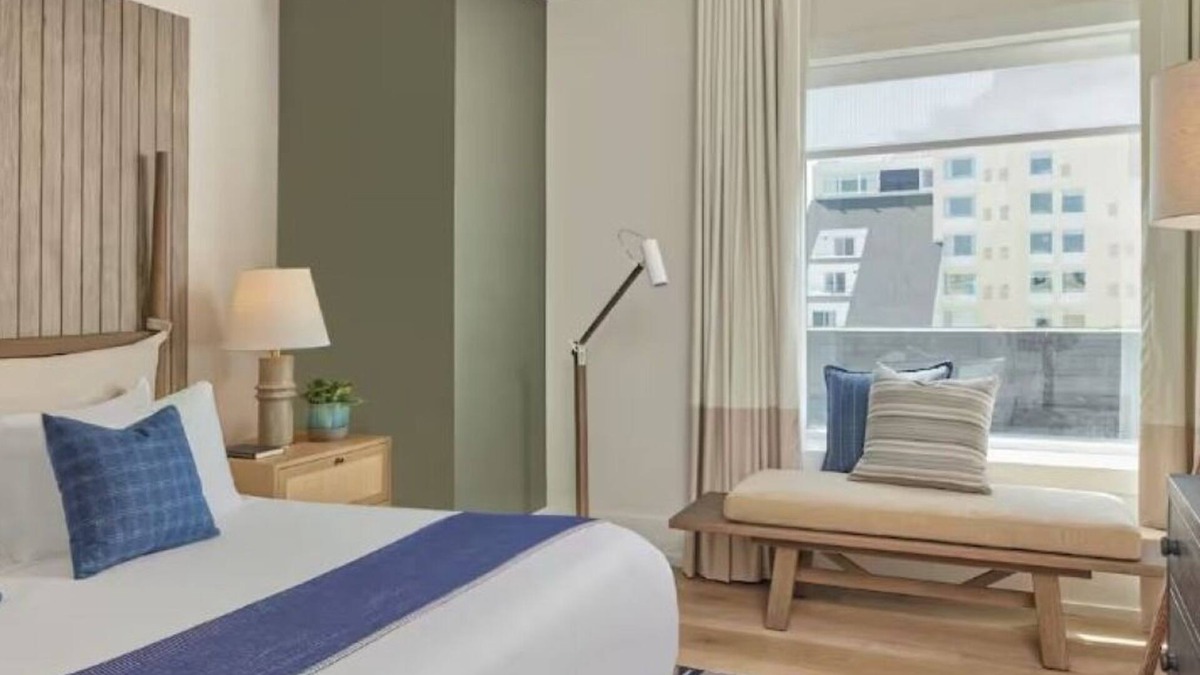 Goat Island Hotel | Relax & Explore! Pet-Friendly, Pool, Near Downtown Shops & Historical Museum!