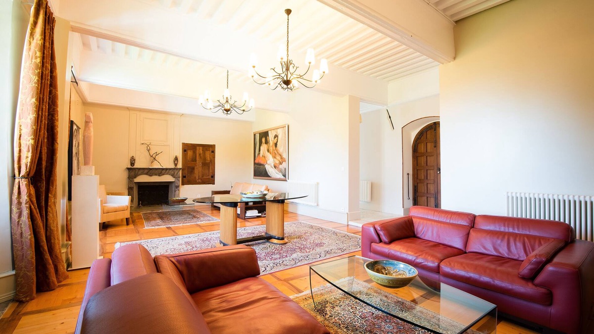 Saint-Jean-de-la-Porte House | Relax in classic French luxury at the base of the Alps