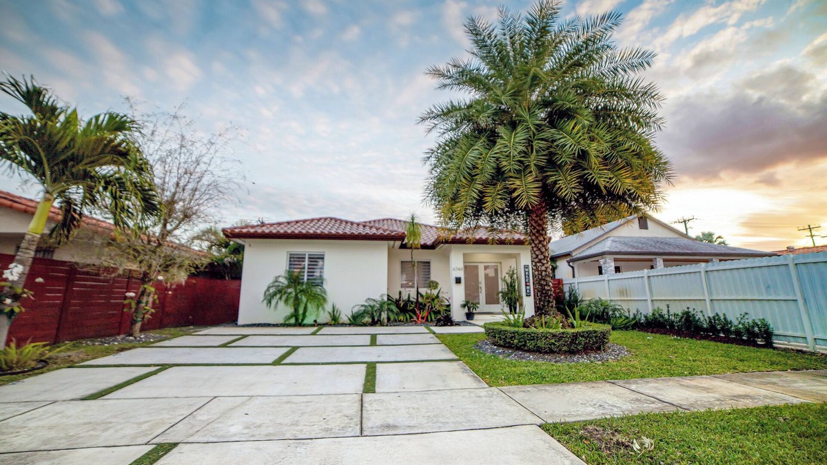 Coral Terrace House | Relax in Coral Terrace, just a quick 5-min drive to Coral gables and UM