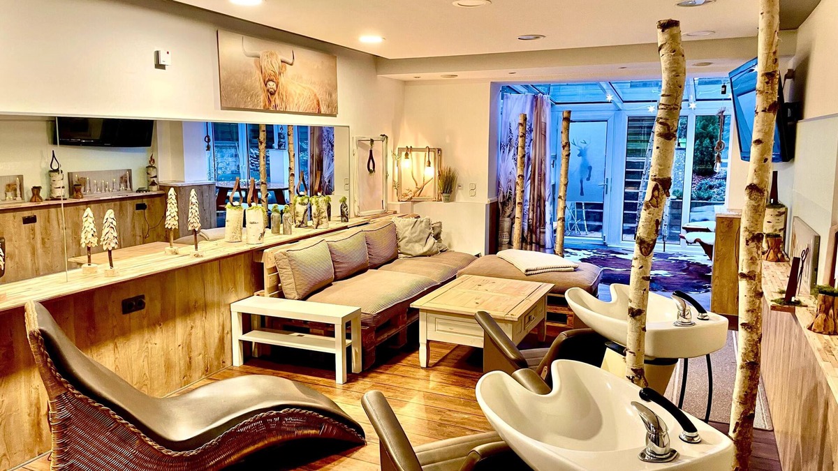 Fredersdorf Apartment | Relax in the former hairdressing salon on the outskirts of Berlin with excellent transport links