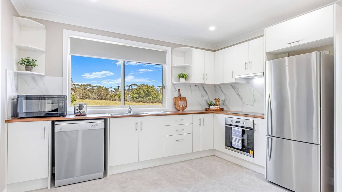 South Maroota House | Relax in farm stay haven