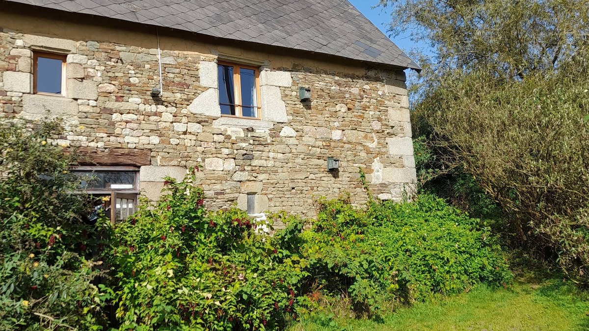 Saint-Vigor-des-Monts House | Relax in the beautiful Normandy countryside in an ancient converted barn.