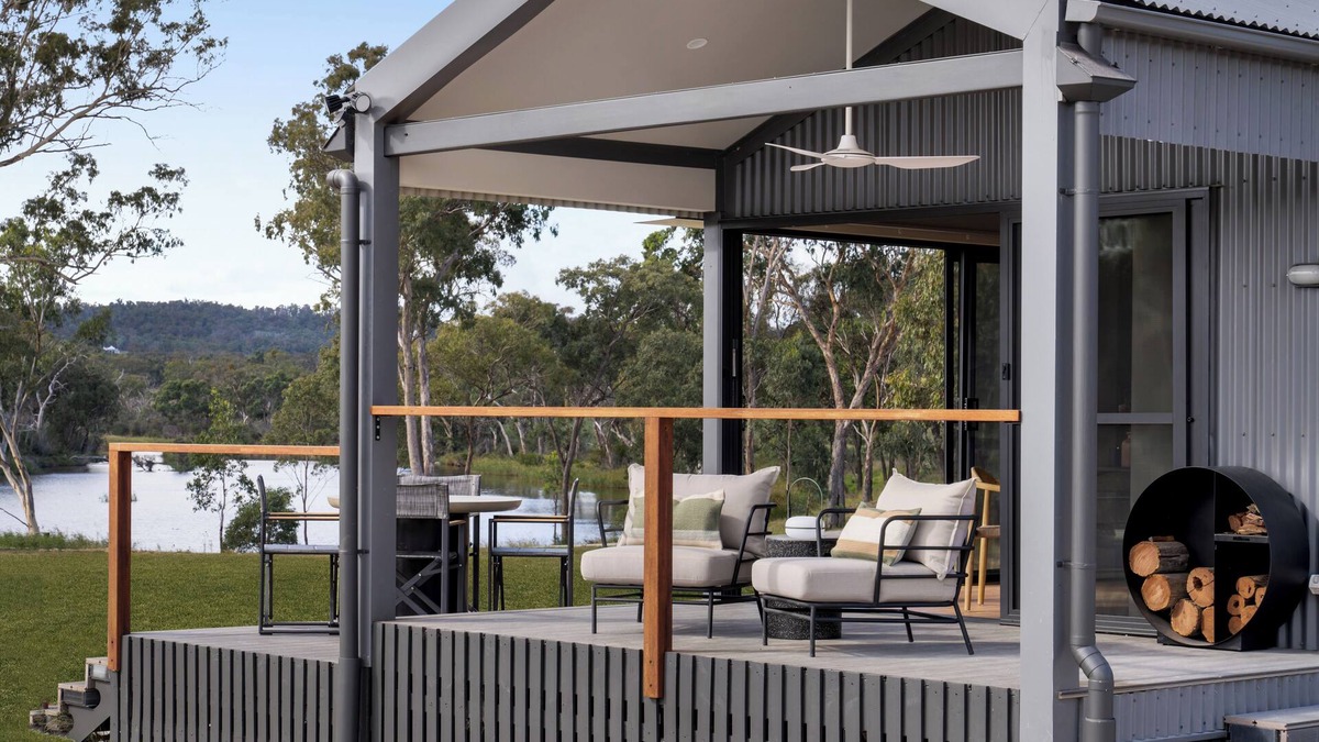Ballandean Villa | Relax in luxurious cottage on the Granite Belt