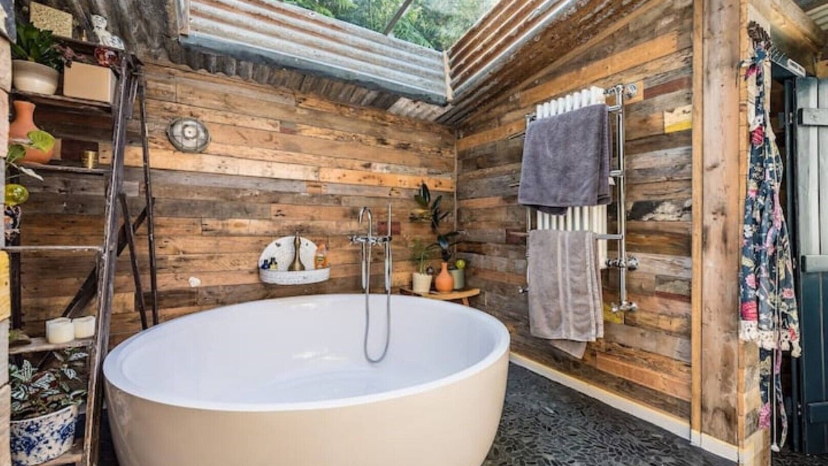Tyn-y-Groes Cottage | Relax in nature at this unique Snowdonia home