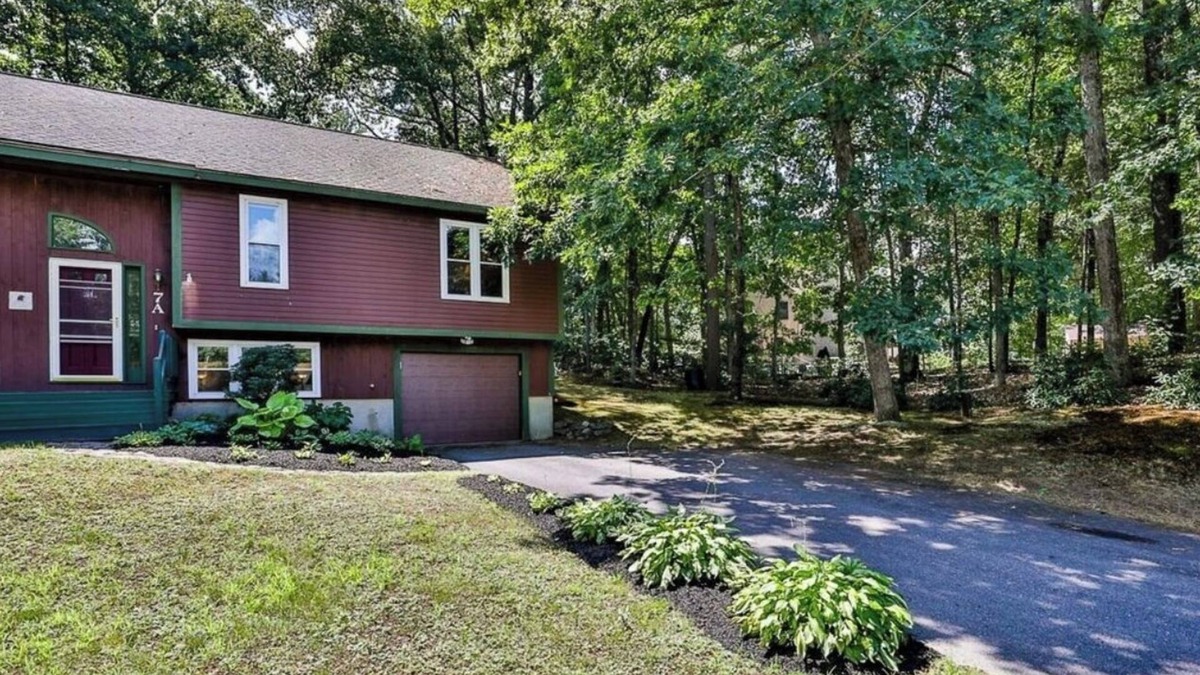 Hudson Condo | Relax in Our Cozy Duplex: Private, Quiet, and Perfect for Every Season!