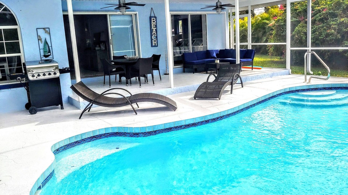 South Venice House | Relax in our PRIVATE Pool at Water View Villa
