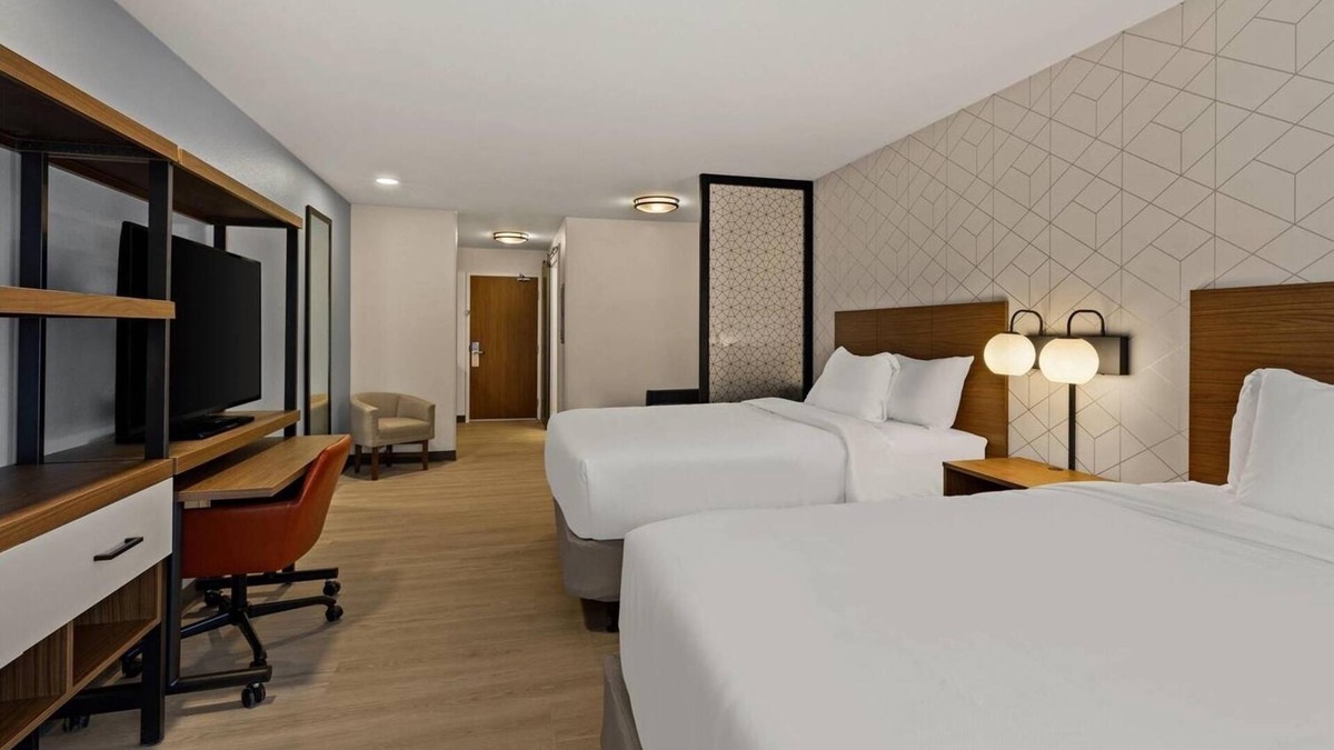 Newnan Hotel | Relax in Peaceful Suite w/Full Kitchen for Extended Stays | 3 Units