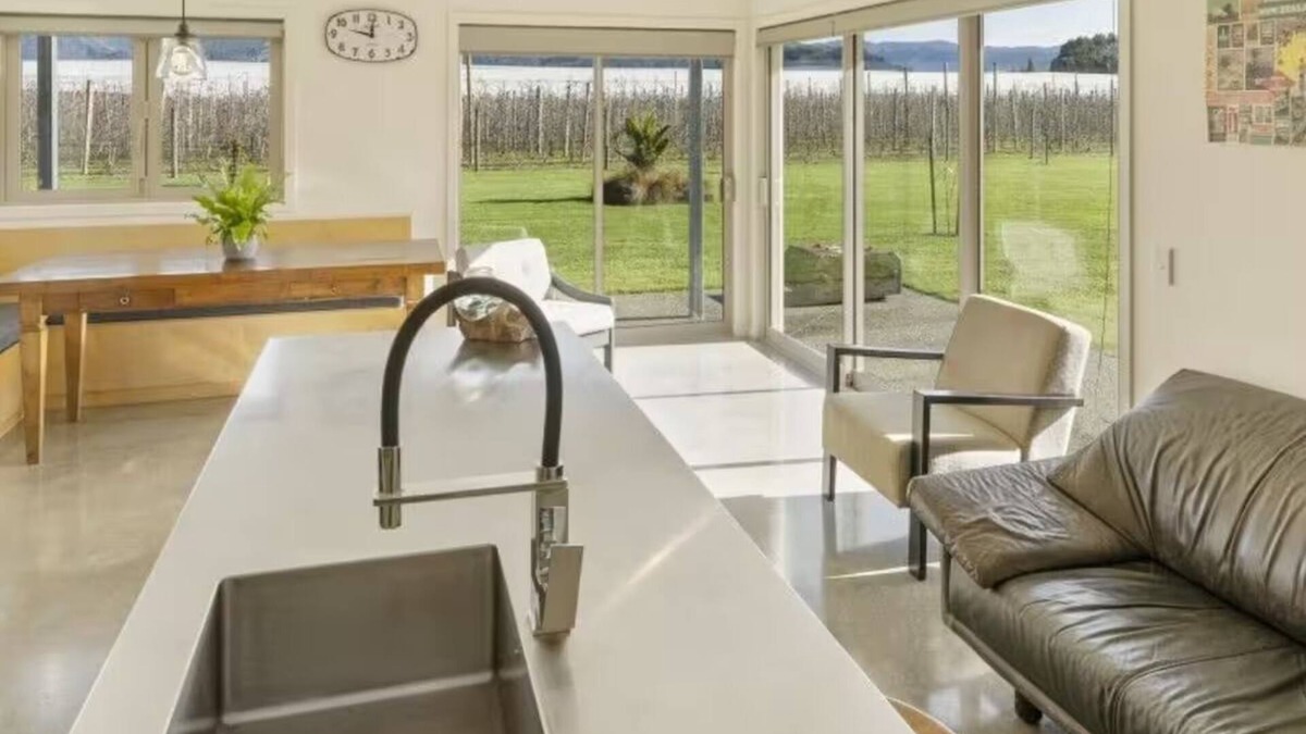 Riwaka House | Relax in Riwaka, Sun, Space, Cycle