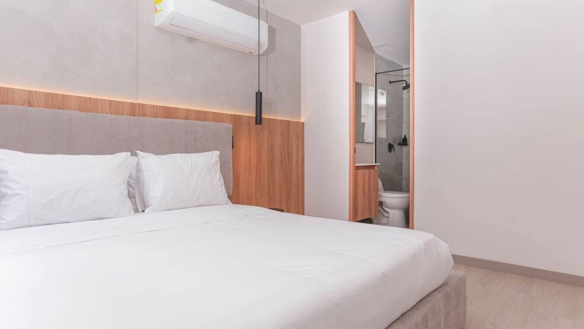 San Diego Apartment | Relax in Style – 1BR Poblado Apt w/Jacuzzi & WiFi