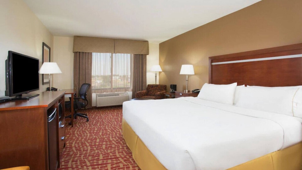 Glendive House | Relax in Style in a Fantastic Retreat -S