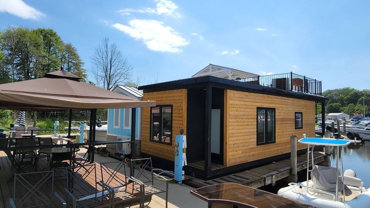 South Haven Boat Rental | Relax In Style On The Water In South Haven Michigan.