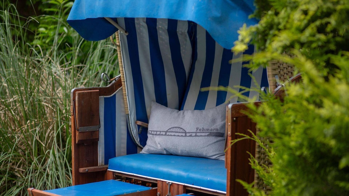 Puttgarden Apartment | Relax in the heart of Fehmarn: ideal for families and animal lovers!