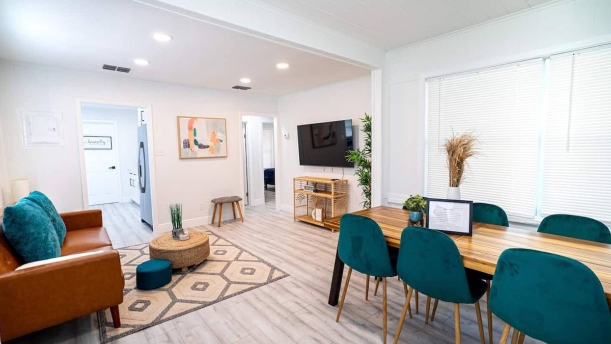 Carrollwood House | Relax in this calm, stylish and new renovated house