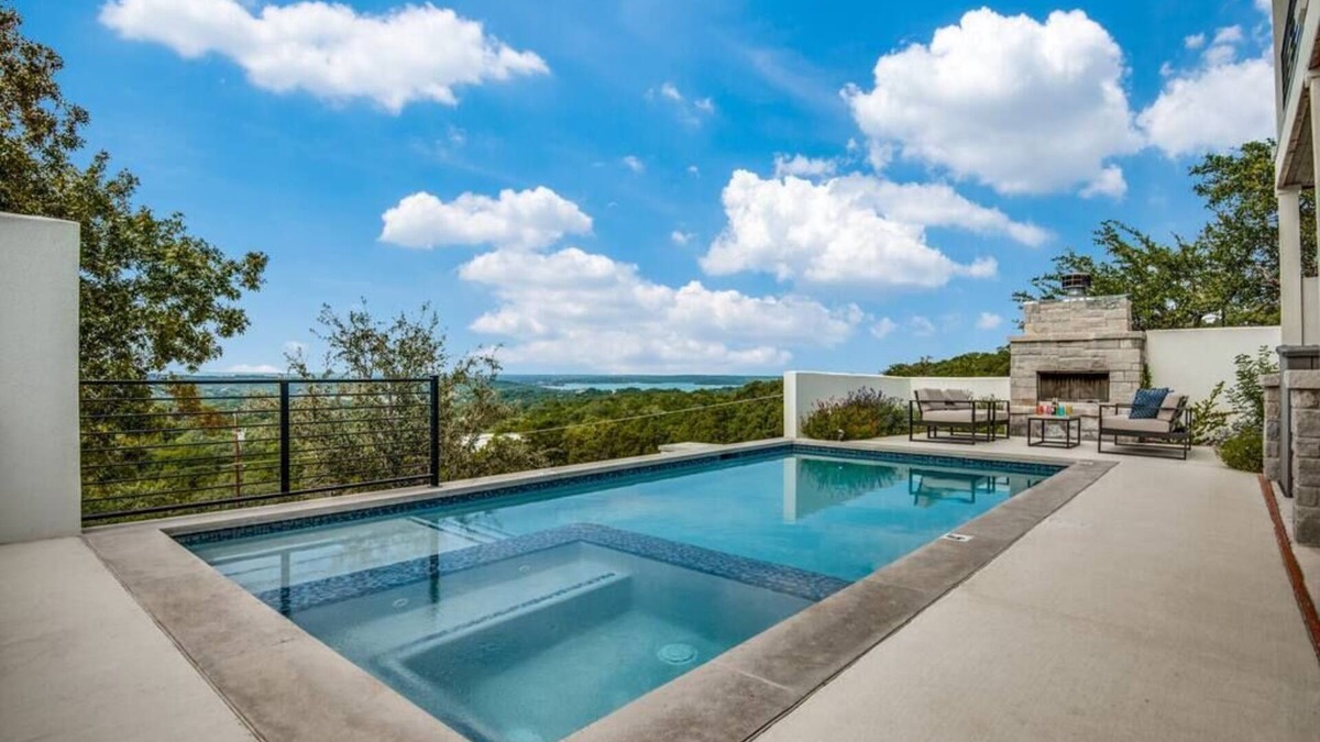 Canyon Lake House | Relax in this Hillside Home with Canyon Lake Views