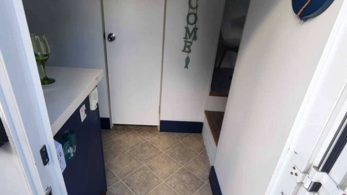 Florida City House | Relax in unique RV between Miami & Florida Keys!