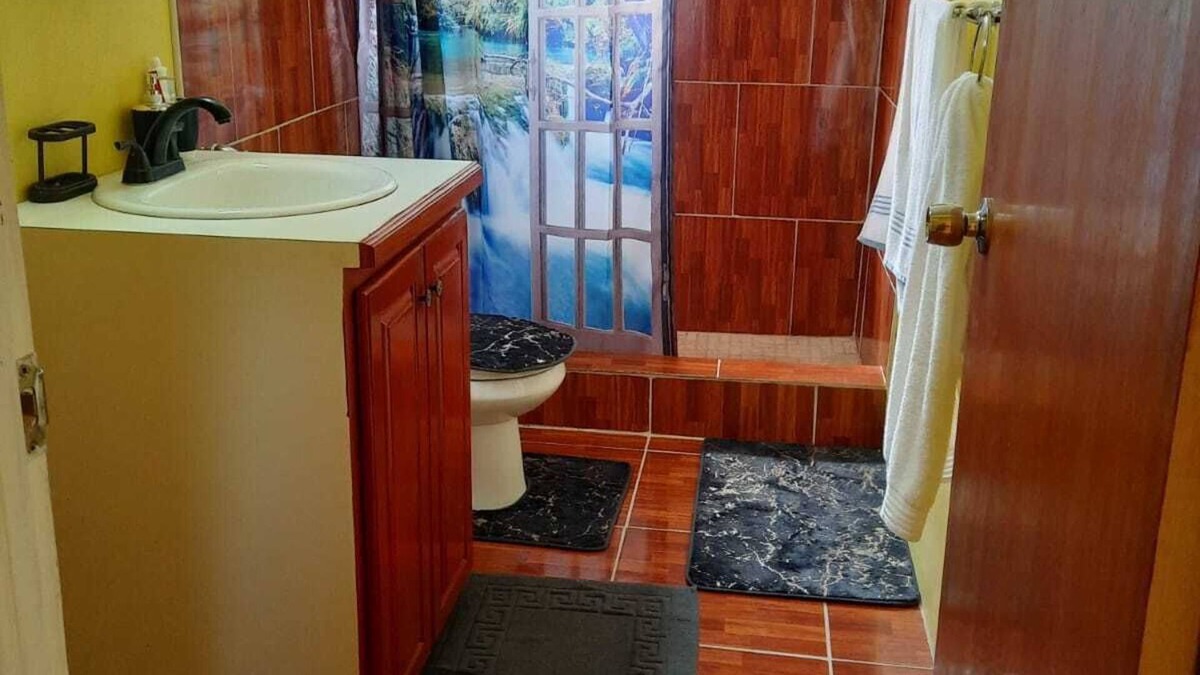Davy Hill House | RELAX-INN: 2bedroom apartment n JEEP RENTAL