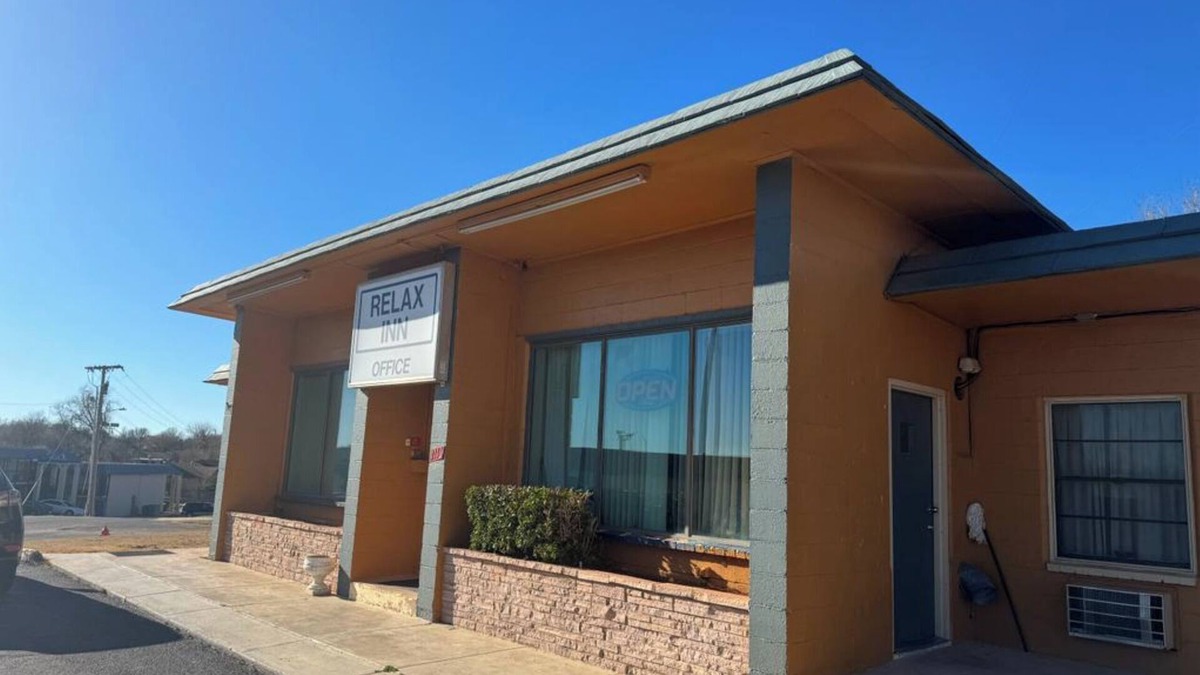 Clinton Hotel | Relax Inn By OYO Clinton