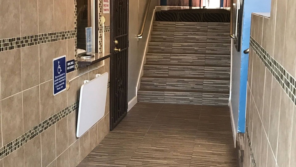 Mid-Wilshire Hotel | Relax Inn Motel