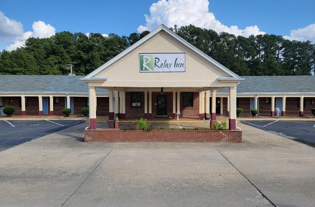 Emporia Hotel | Relax Inn