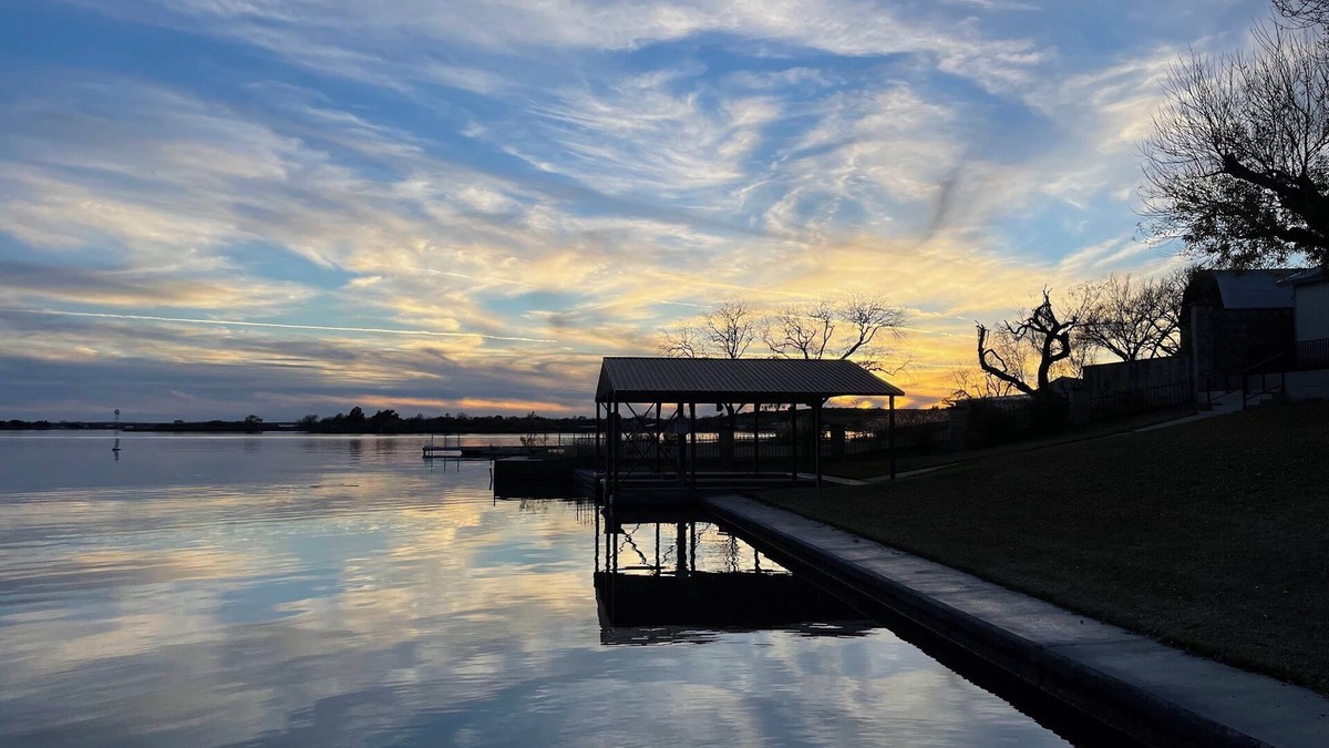 San Angelo House | Relax lakeside at Lake Nasworthy