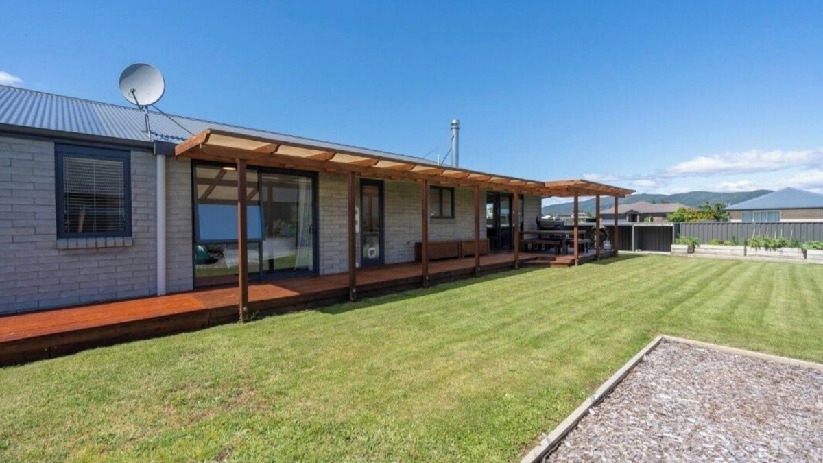 Te Anau House | Relax on Acheron Way