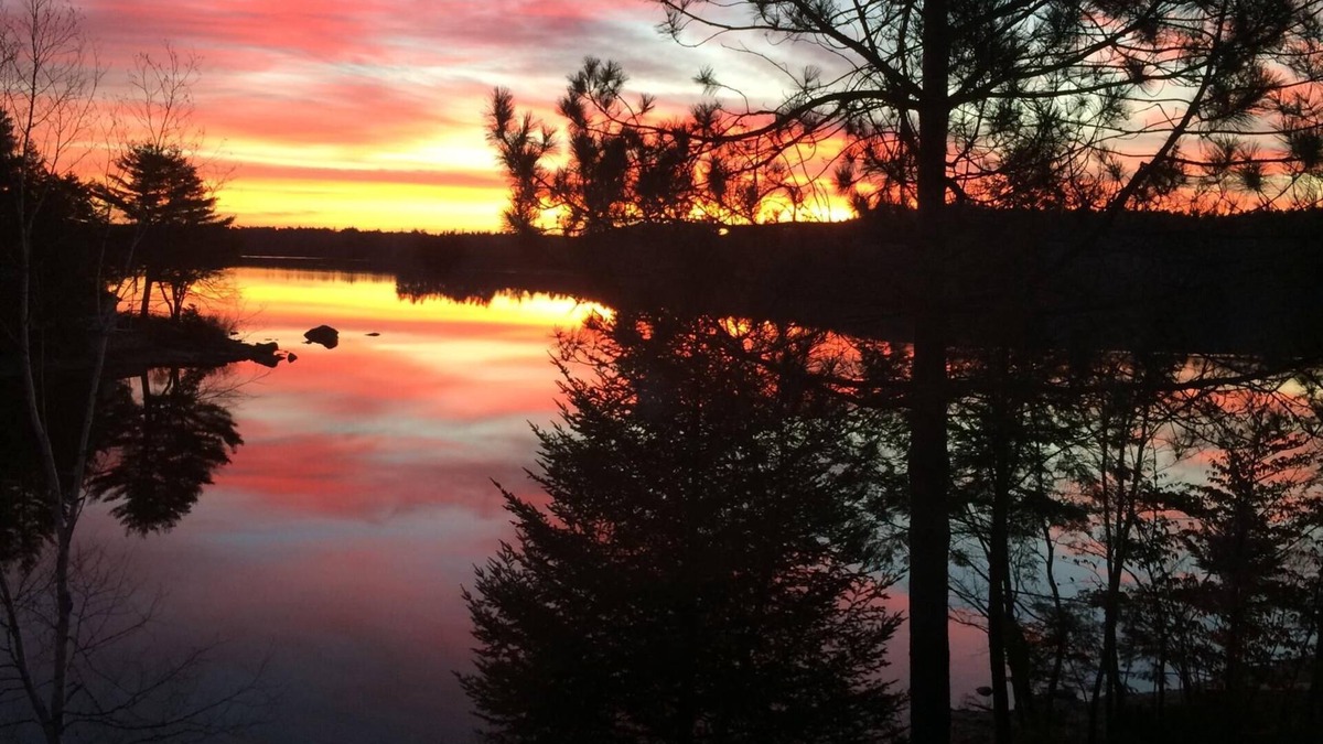 New London House | Relax on Little Lake Sunapee Lake Front
