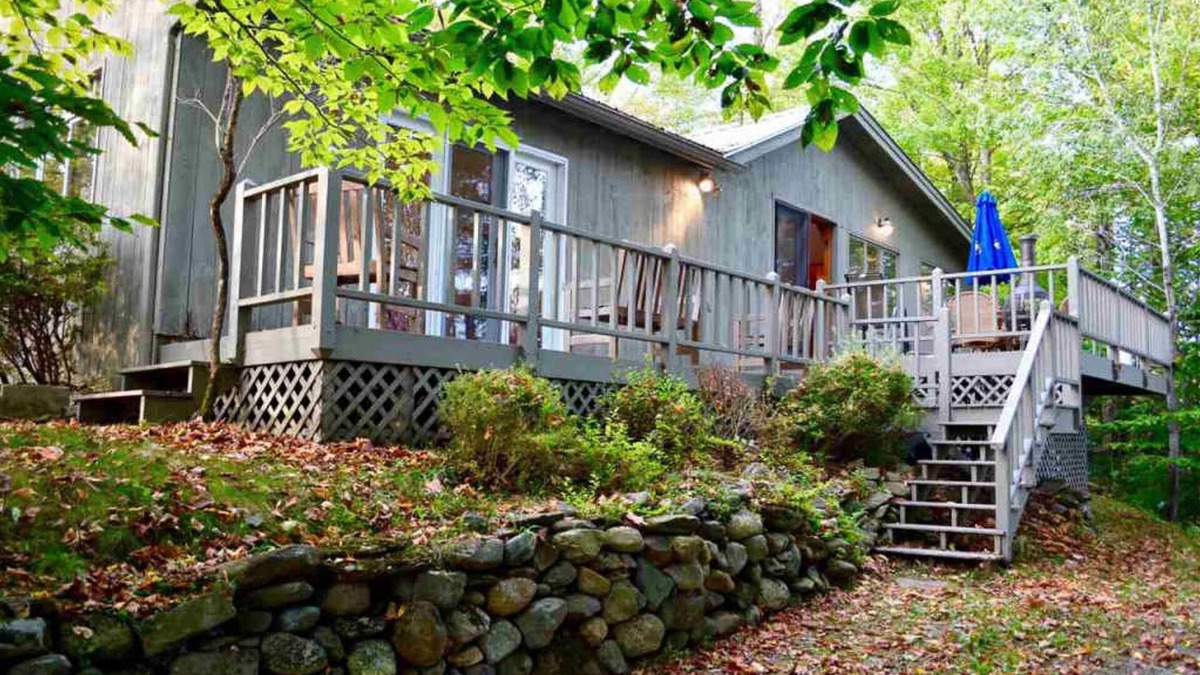 Eden House | Relax on pristine Lake Eden