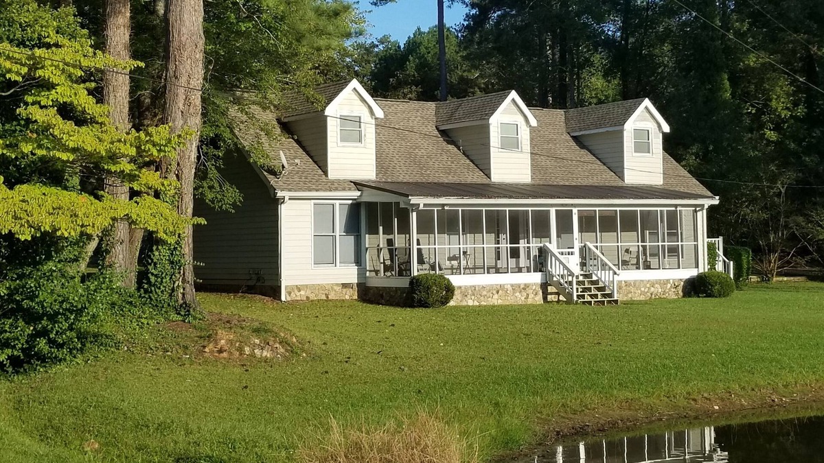Douglasville House | Relax on Private Lake - Nearby Access to Town