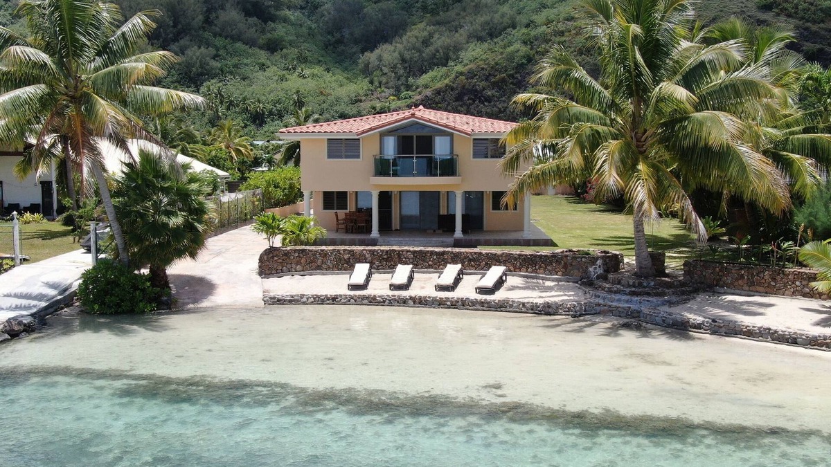 Tiahura Villa | Relax on the Oceanfront porch or wake up to the sound of waves on your balcony