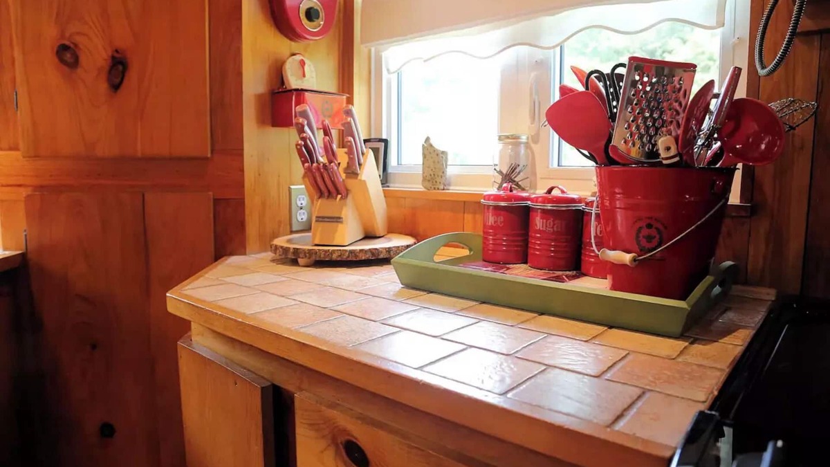 Collingwood Corner Cabin | Relax on the River Philip!
