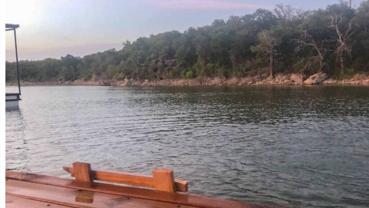 Cisco Cabin | Relax on the Water at Cabin on the Cove Lake Cisco.