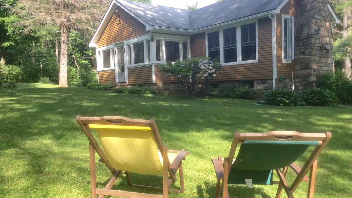 Sandisfield House | Relax, Read, Entertain, Or Walk To West Lake From Our Berkshire Home.