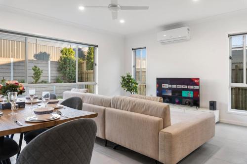 Victoria Point House | Relax Ready 4BR Near Bayside and Shops Workspace
