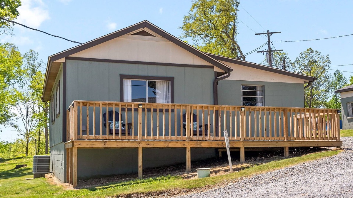 Buchanan Cabin | Relax & Recharge, 2BR/1BA Lakefront Stay with Boat Slip + Pet-Friendly