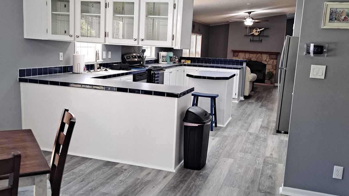 Northeast Raleigh House | Relax, Recharge, and Reconnect in Style – Modern Comfort Meets Small-Town Charmn