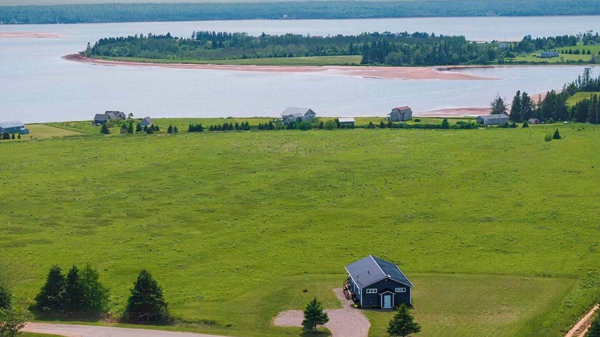 Little Pond Cottage | Relax, Recharge, & Rejuvenate at Sunrise Retreat