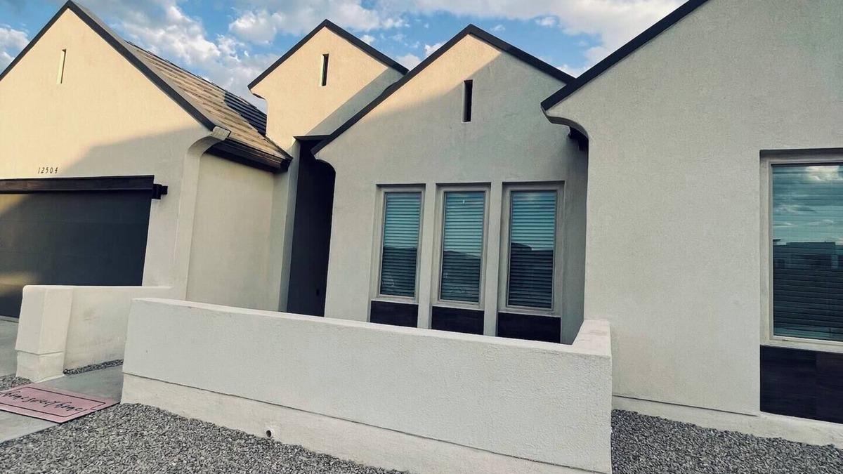 Biggs Field House | Relax & Recharge: Spacious 4BR Oasis in Horizon City! El Paso, TX subcity