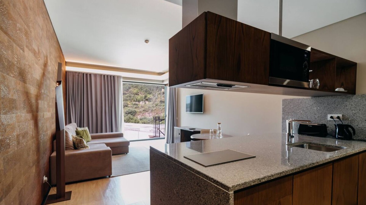 Balocas House | Relax & Unwind in this Amazing Location! 2 Spacious Units w/ Balcony & Kitchen