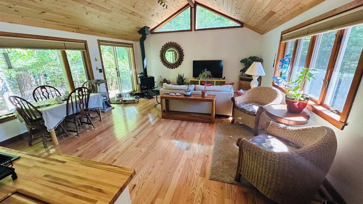 East Falmouth Apartment | Relax & Unwind at this Adorable and very private 1 bedroom 1 bath studio