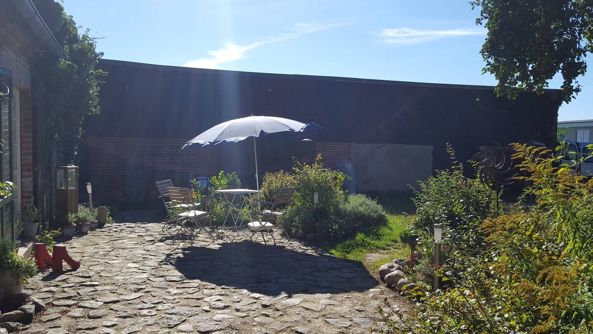 Schoenbeck House | Relax, unwind, gather resources in the country to life