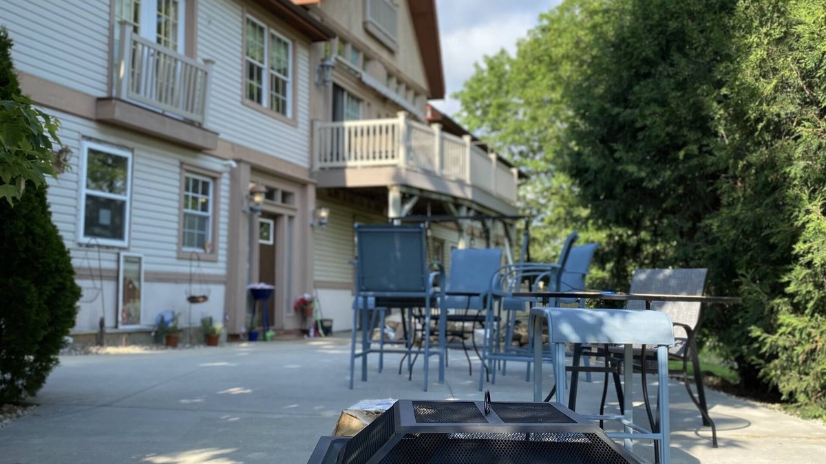 Merrimac Apartment | Relax & Unwind in this full apartment w/Most Attractions close by!