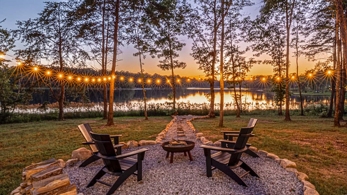 Tracy City Cottage | Relax & unwind where mother nature meets modern nature at a LITTLE GREEN COTTAGE