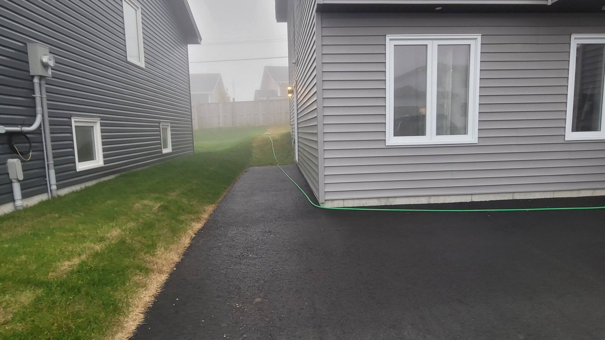 Terra Nova Apartment | Relax with the whole family at this peaceful place to stay. Close to yyt.